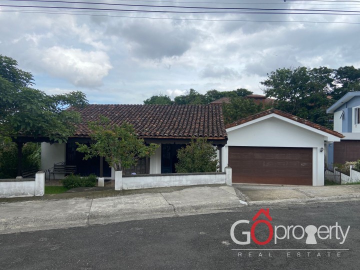 Precio de Remate!! Venta Casa Grande en Condominio